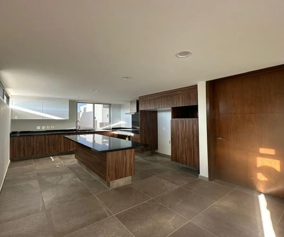 Casa En Venta,Paraje,Avenida Vuelo de las Grullas 200, Tlajomulco de Zúñiga, Jalisco 45645, 3 Habitaciones,3 Baños,Avenida Vuelo de las Grullas,2,pJLrHkK