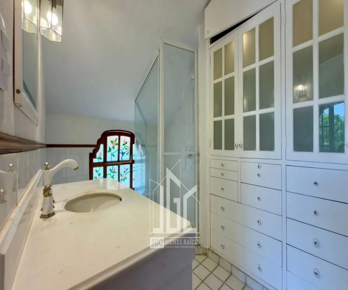 Casa En Venta,Valle Real,Paseo San Víctor 2581, Zapopan, Jalisco 45019, 4 Habitaciones,4 Baños,Paseo San Víctor,2,p0wvwTG