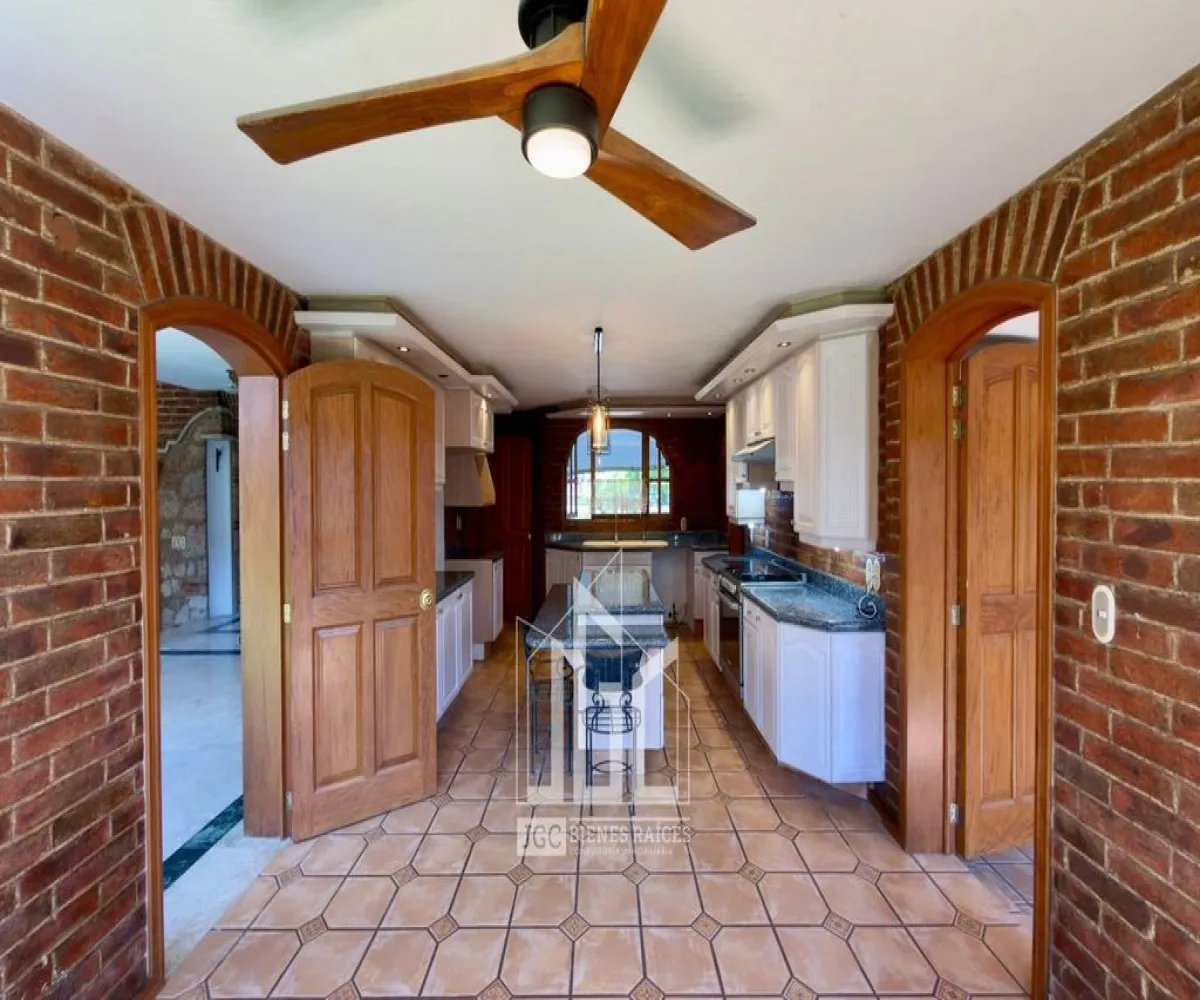 Casa En Venta,Valle Real,Paseo San Víctor 2581, Zapopan, Jalisco 45019, 4 Habitaciones,4 Baños,Paseo San Víctor,2,p0wvwTG