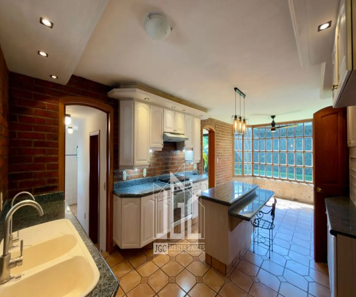 Casa En Venta,Valle Real,Paseo San Víctor 2581, Zapopan, Jalisco 45019, 4 Habitaciones,4 Baños,Paseo San Víctor,2,p0wvwTG