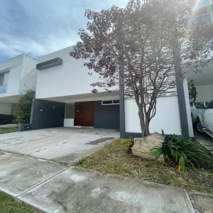 Casa En Renta,Zona Real,Avenida Paseo de La Luna 1150, Zapopan, Jalisco 45134, 3 Habitaciones,2 Baños,Avenida Paseo de La Luna,1,pjCoROR