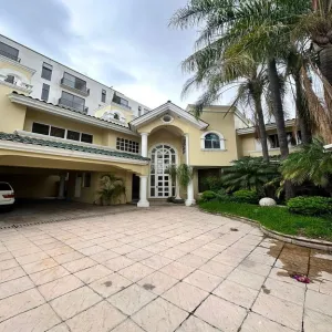 Casa En Venta,Guadalupe Jardín,Del Matador 811, Zapopan, Jalisco 45030, 4 Habitaciones,5 Baños,Del Matador,2,pmurRFt