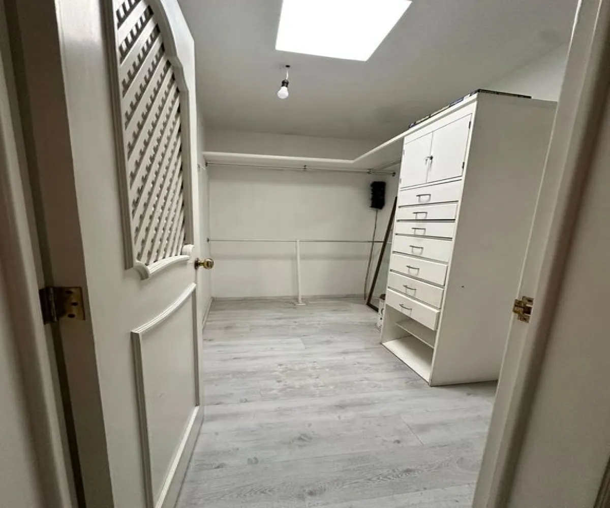 Casa En Venta,Guadalupe Jardín,Del Matador 811, Zapopan, Jalisco 45030, 4 Habitaciones,5 Baños,Del Matador,2,pmurRFt