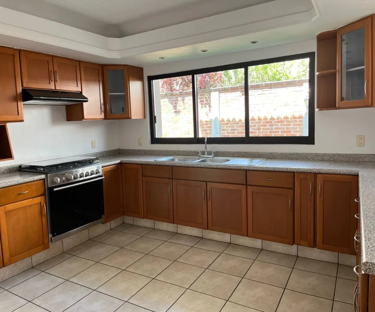 Casa En Renta,Jardín Real,Conde 30, Zapopan, Jalisco 45136, 3 Habitaciones,4 Baños,Conde,2,phHAHt5