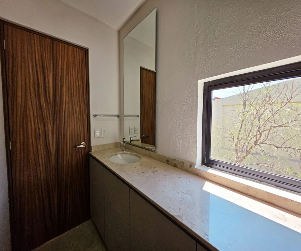 Casa En Venta,Granja,Calzada de los Laureles 835, Zapopan, Jalisco 45010, 3 Habitaciones,2 Baños,Calzada de los Laureles,3,pgqHOjQ