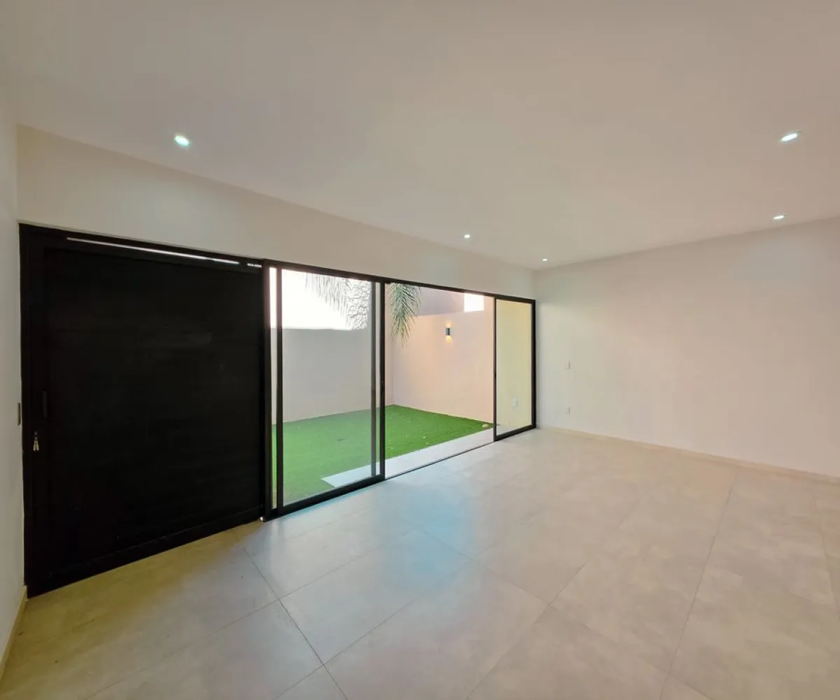 Casa En Venta,Granja,Calzada de los Laureles 835, Zapopan, Jalisco 45010, 3 Habitaciones,2 Baños,Calzada de los Laureles,3,pgqHOjQ