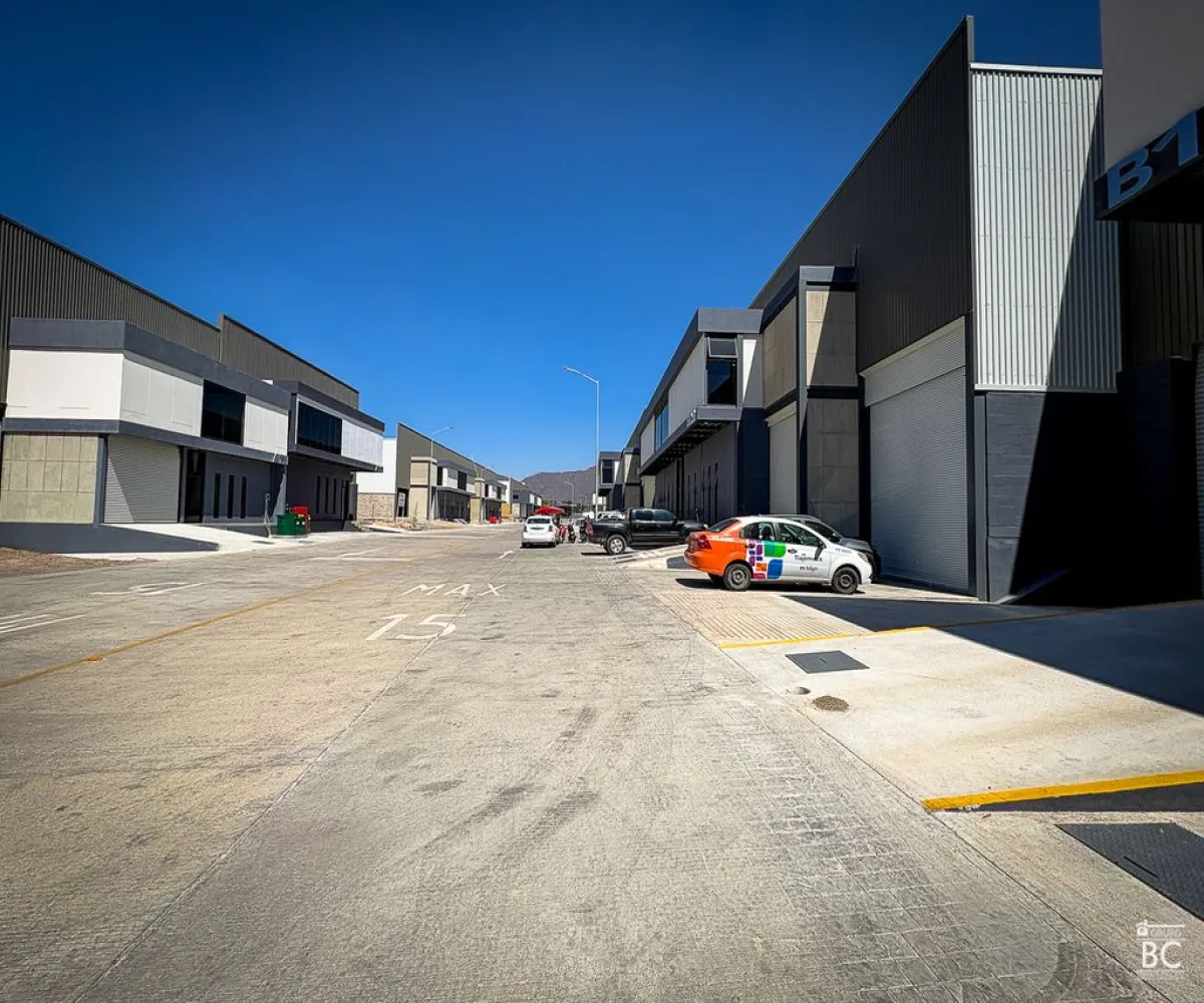 Bodega En Venta,Campo sur,Circuito Metropolitano Vicente Fernández Gómez 69 b10, Tlajomulco de Zúñiga, Jalisco 45664,1 Baño,Circuito Metropolitano Vicente Fernández Gómez,2,p0dKVAo