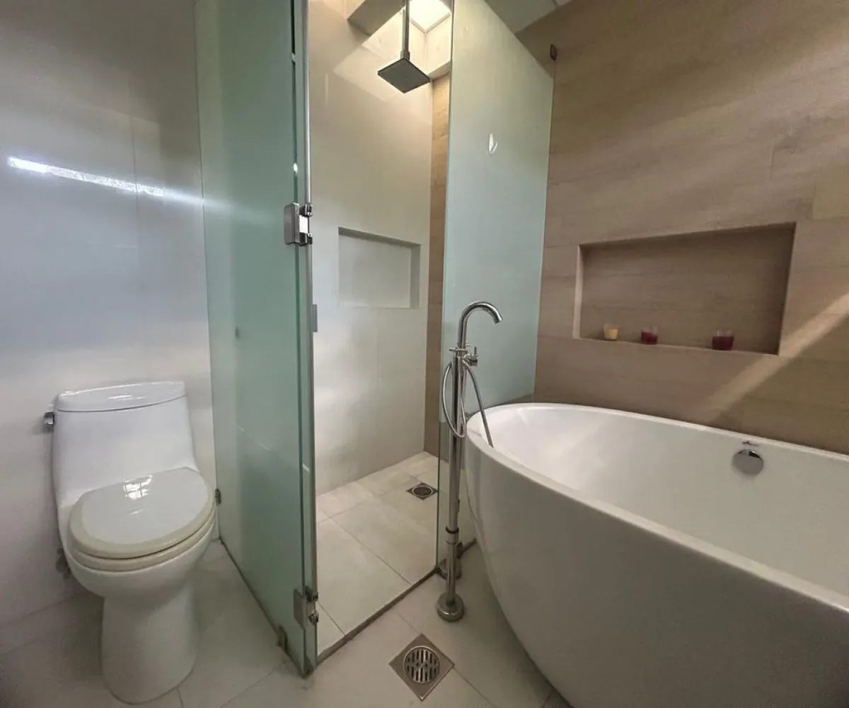 Casa En Renta,Atlas Colomos,Atlas Colomos Poniente 82, Zapopan, Jalisco 45118, 5 Habitaciones,5 Baños,Atlas Colomos Poniente,1,pcxvNpu