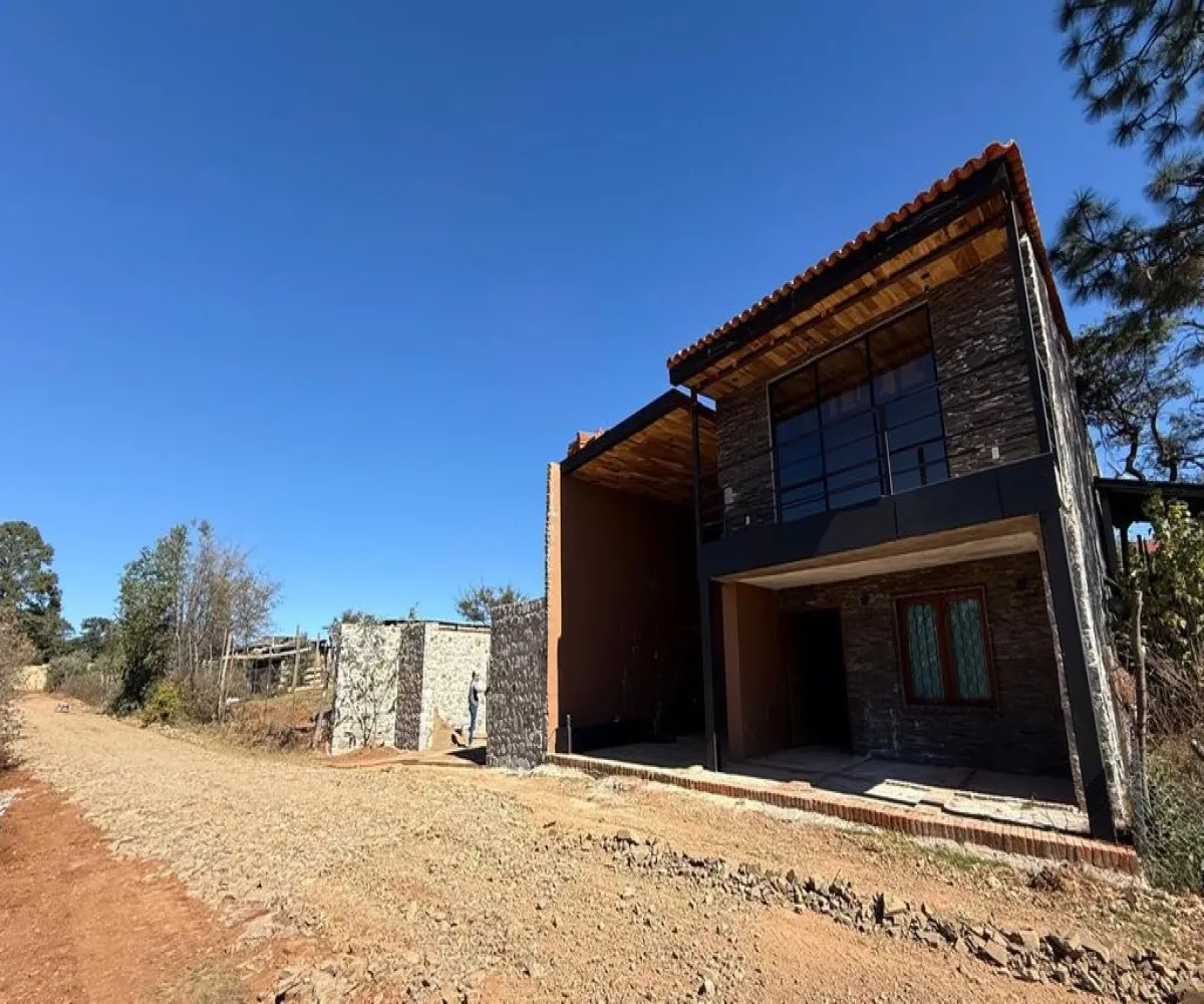 Casa En Venta,los epinos ,casimiro hernandez 3, Tapalpa, Jalisco 49346, 4 Habitaciones,4 Baños,casimiro hernandez,1,piB4Rrn