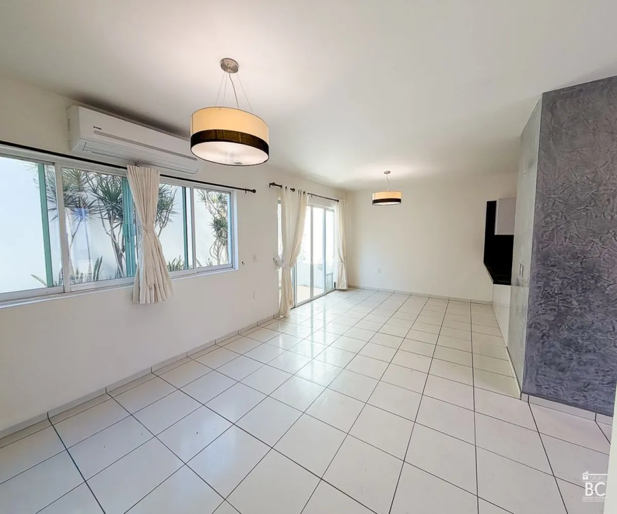 Casa En Venta,Valle Real,Avenida Aviación 5950 95, Zapopan, Jalisco 45136, 3 Habitaciones,2 Baños,Avenida Aviación,2,pI4sDit