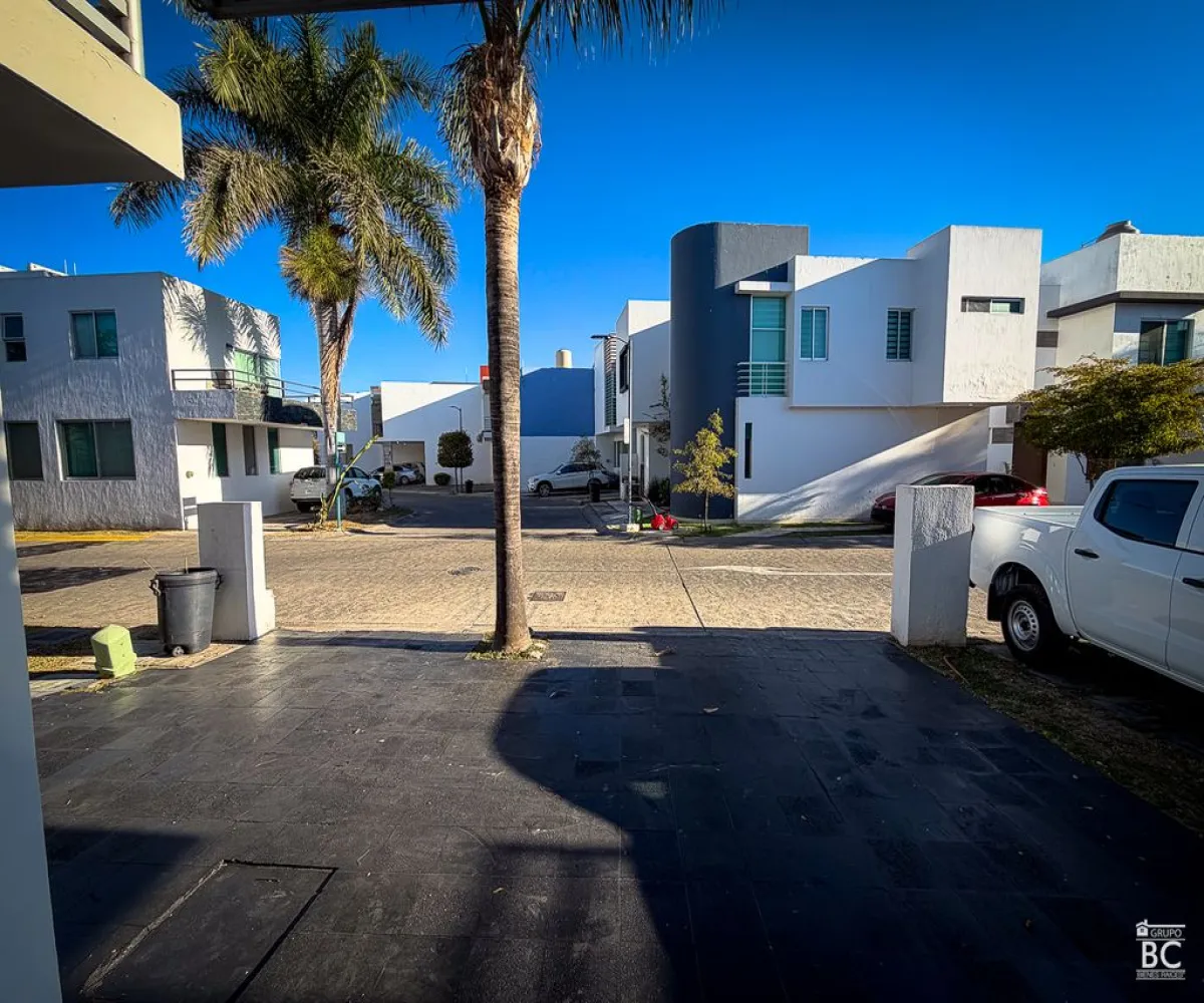 Casa En Venta,Valle Real,Avenida Aviación 5950 95, Zapopan, Jalisco 45136, 3 Habitaciones,2 Baños,Avenida Aviación,2,pI4sDit