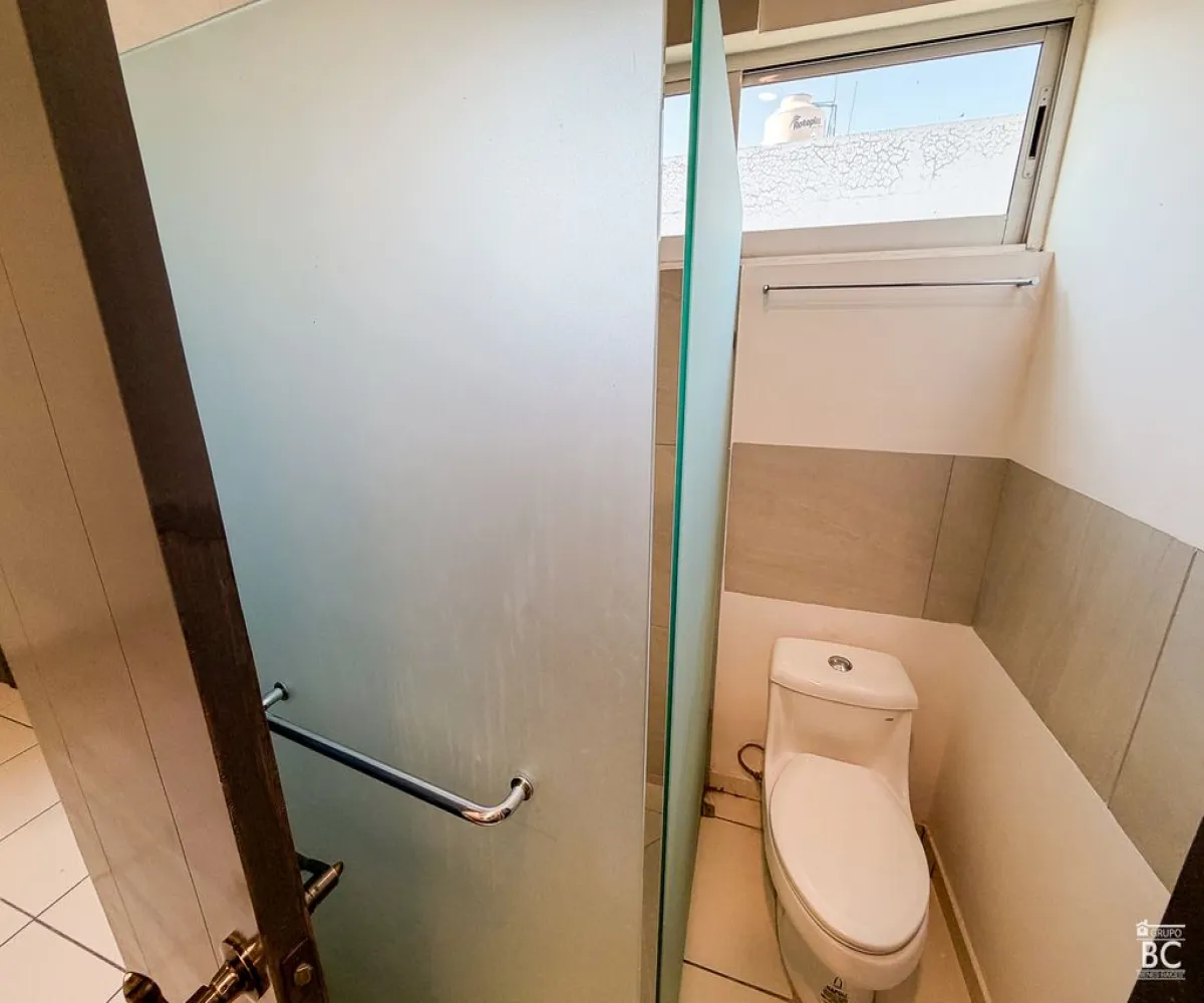 Casa En Venta,Valle Real,Avenida Aviación 5950 95, Zapopan, Jalisco 45136, 3 Habitaciones,2 Baños,Avenida Aviación,2,pI4sDit