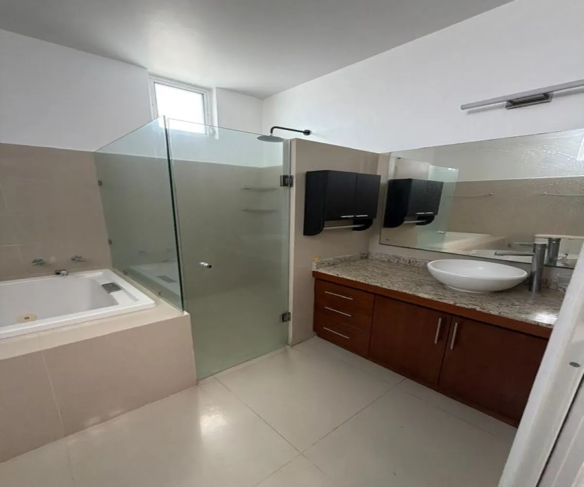Casa En Venta,santa anita,Avenida Arbolada Bosques de Santa Anita 410, Tlajomulco de Zúñiga, Jalisco 45640, 5 Habitaciones,5 Baños,Avenida Arbolada Bosques de Santa Anita,1,pcUnHoi