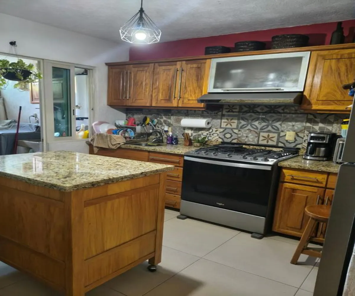 Casa En Venta,Parque Las Palmas,Bahía de los Lobos 152, Puerto Vallarta, Jalisco 48317, 4 Habitaciones,3 Baños,Bahía de los Lobos,2,pzVE2td