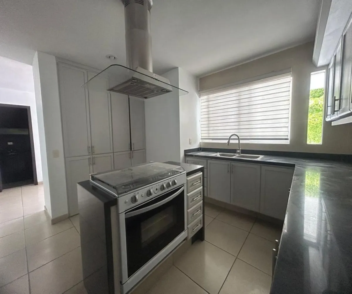 Casa En Renta,Jardín Real,Jardín de Las Victorias Sur 1 72, Zapopan, Jalisco 45136, 3 Habitaciones,3 Baños,Jardín de Las Victorias Sur,1,pVIOClU