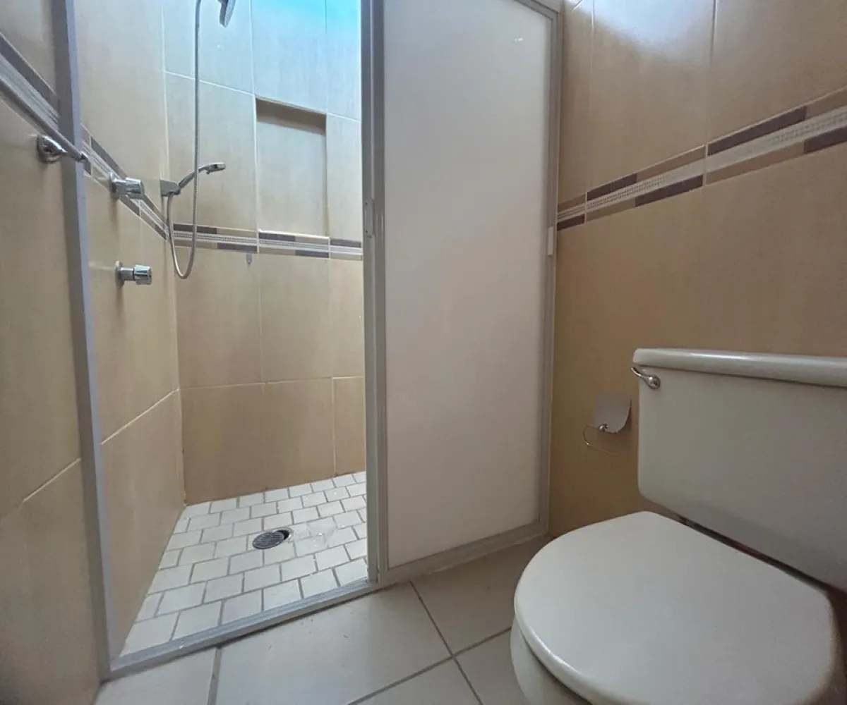 Casa En Renta,Jardín Real,Jardín de Las Victorias Sur 1 72, Zapopan, Jalisco 45136, 3 Habitaciones,3 Baños,Jardín de Las Victorias Sur,1,pVIOClU