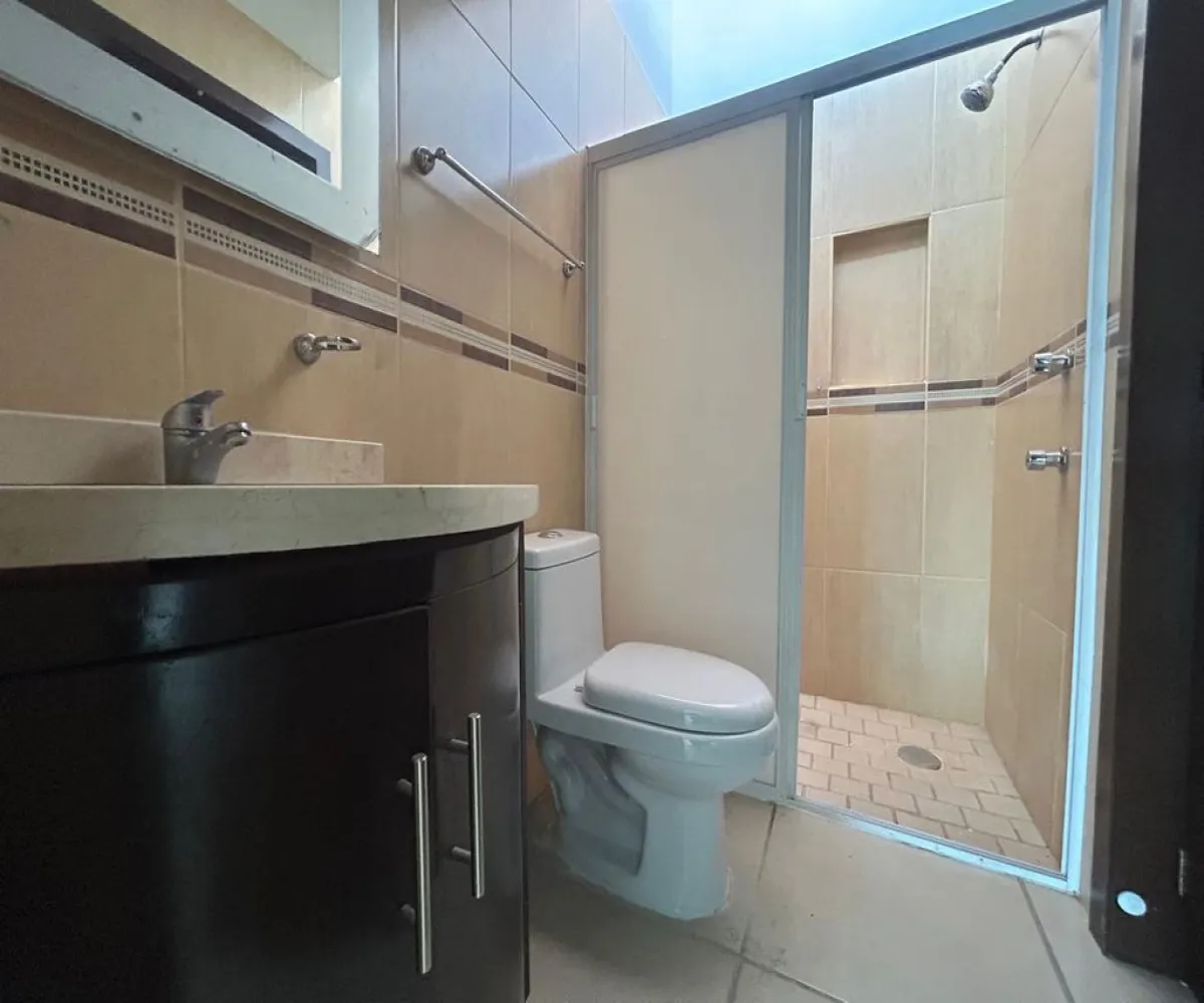 Casa En Renta,Jardín Real,Jardín de Las Victorias Sur 1 72, Zapopan, Jalisco 45136, 3 Habitaciones,3 Baños,Jardín de Las Victorias Sur,1,pVIOClU