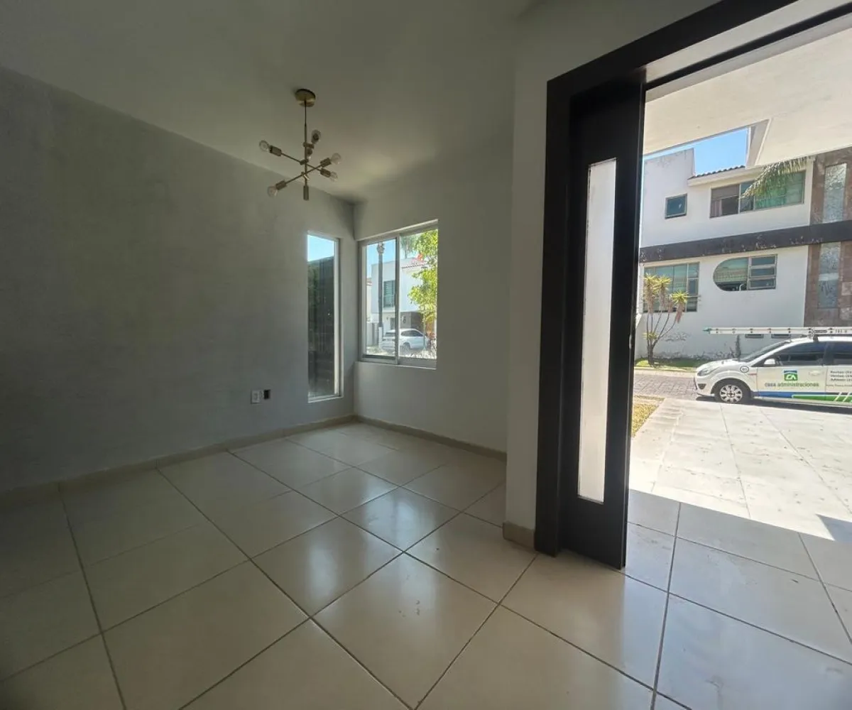 Casa En Renta,Jardín Real,Jardín de Las Victorias Sur 1 72, Zapopan, Jalisco 45136, 3 Habitaciones,3 Baños,Jardín de Las Victorias Sur,1,pVIOClU