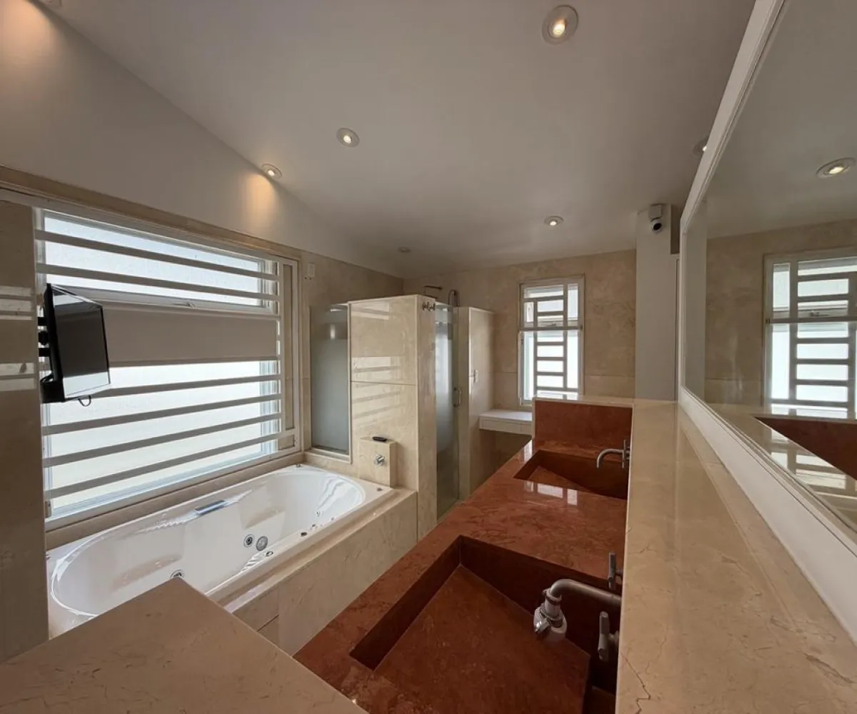 Casa En Renta,Lomas del Bosque,Boulevard Paseo Lomas del Bosque 4389, Zapopan, Jalisco 45118, 4 Habitaciones,5 Baños,Boulevard Paseo Lomas del Bosque,2,pM7vZlw