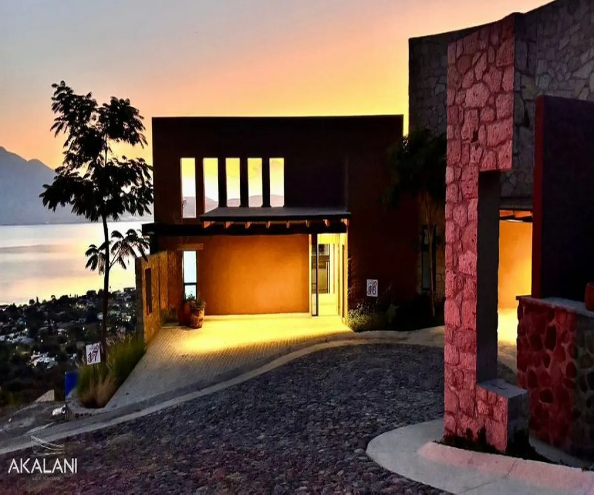 Casa En Venta,Ajijic centro,Carretera Chapala Jocotepec 12 18, Chapala, Jalisco, 3 Habitaciones,3 Baños,Carretera Chapala Jocotepec ,2,pWfD6v1