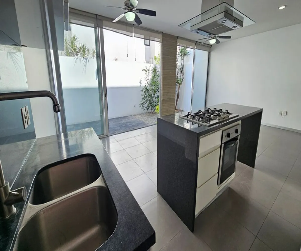 Casa En Venta,Jocotán,Calle Acero 225, Zapopan, Jalisco 45017, 3 Habitaciones,4 Baños,Calle Acero,3,pFRksdu