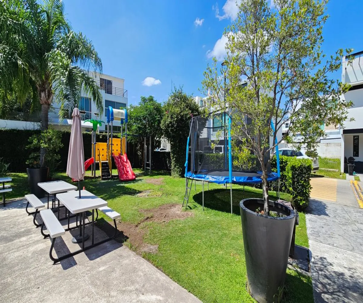 Casa En Venta,Jocotán,Calle Acero 225, Zapopan, Jalisco 45017, 3 Habitaciones,4 Baños,Calle Acero,3,pFRksdu