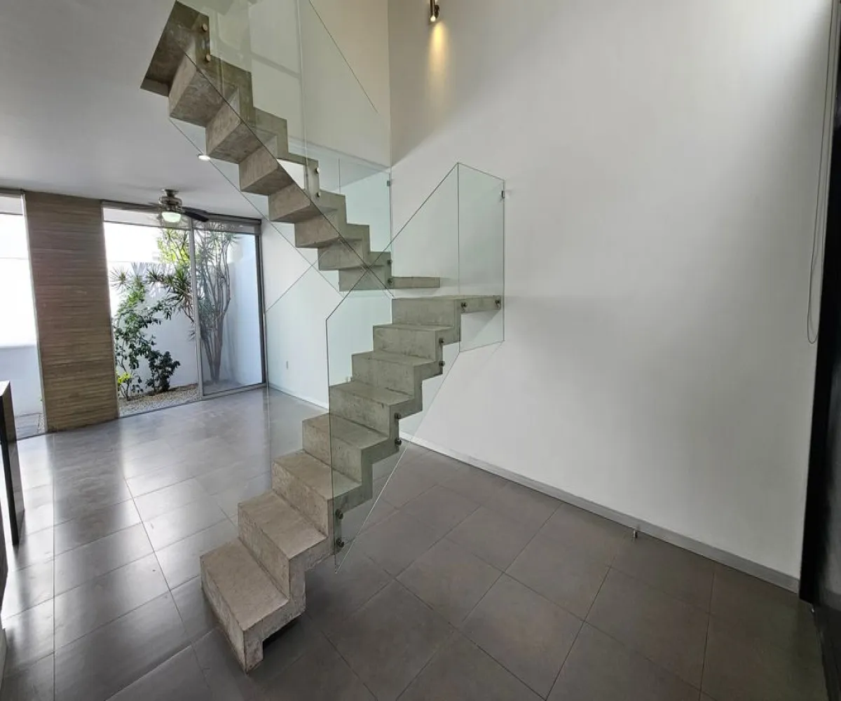 Casa En Venta,Jocotán,Calle Acero 225, Zapopan, Jalisco 45017, 3 Habitaciones,4 Baños,Calle Acero,3,pFRksdu