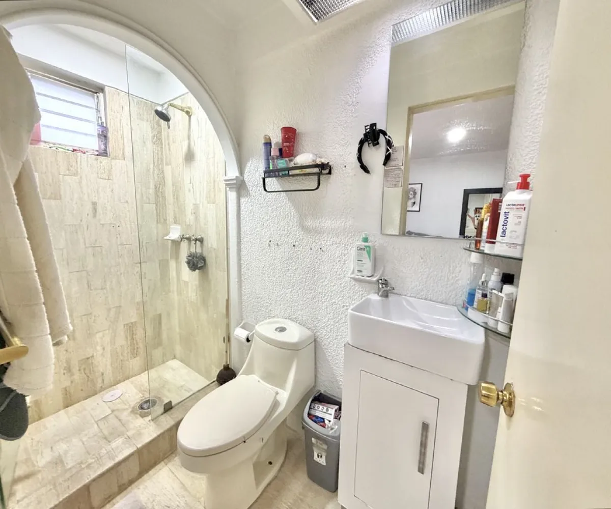 Departamento En Venta,Jardines de Guadalupe,Avenida Patria 637 piso 4, Zapopan, Jalisco 45030, 3 Habitaciones,2 Baños,Avenida Patria,1,pHAiFyQ