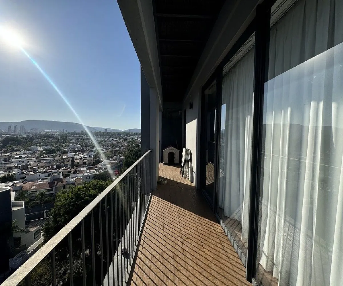 Departamento En Venta,Vallarta Universidad,Avenida Naciones Unidas 5546, Zapopan, Jalisco 45110, 1 Cuarto,1 Baño,Avenida Naciones Unidas,1,pIp1nzQ