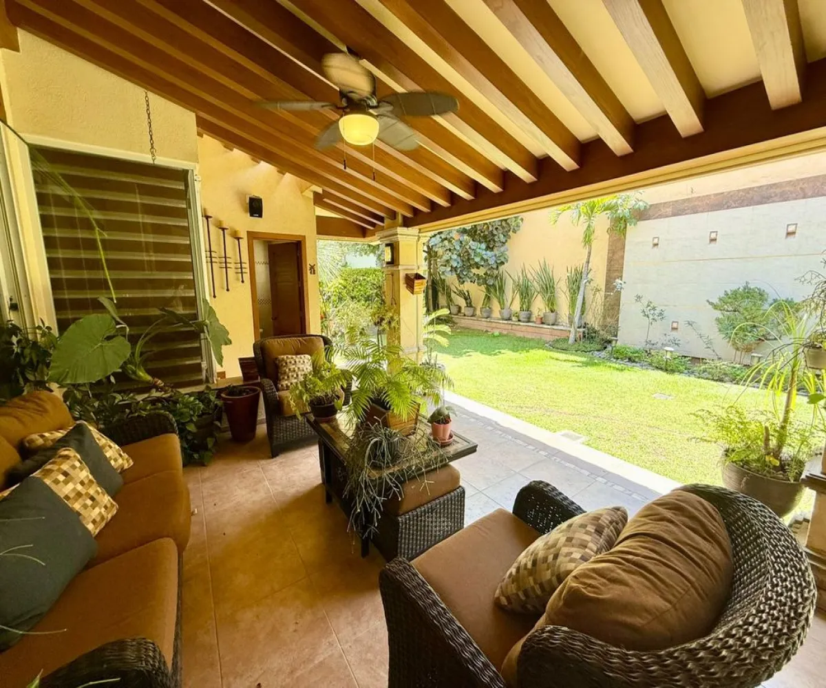 Casa En Venta,Bugambilias,Azaleas 528, Zapopan, Jalisco 45238, 3 Habitaciones,4 Baños,Azaleas,2,pnIechC