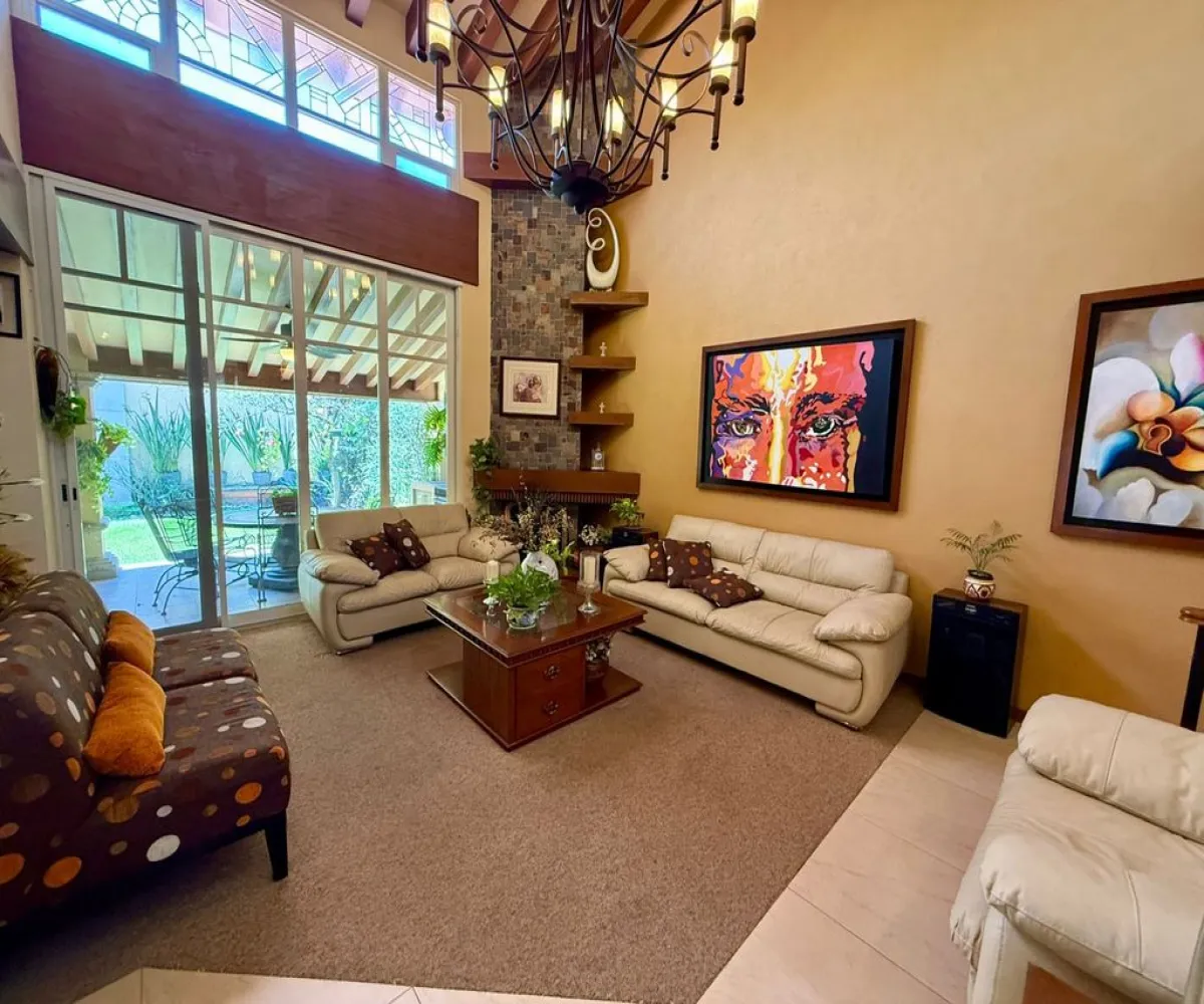 Casa En Venta,Bugambilias,Azaleas 528, Zapopan, Jalisco 45238, 3 Habitaciones,4 Baños,Azaleas,2,pnIechC