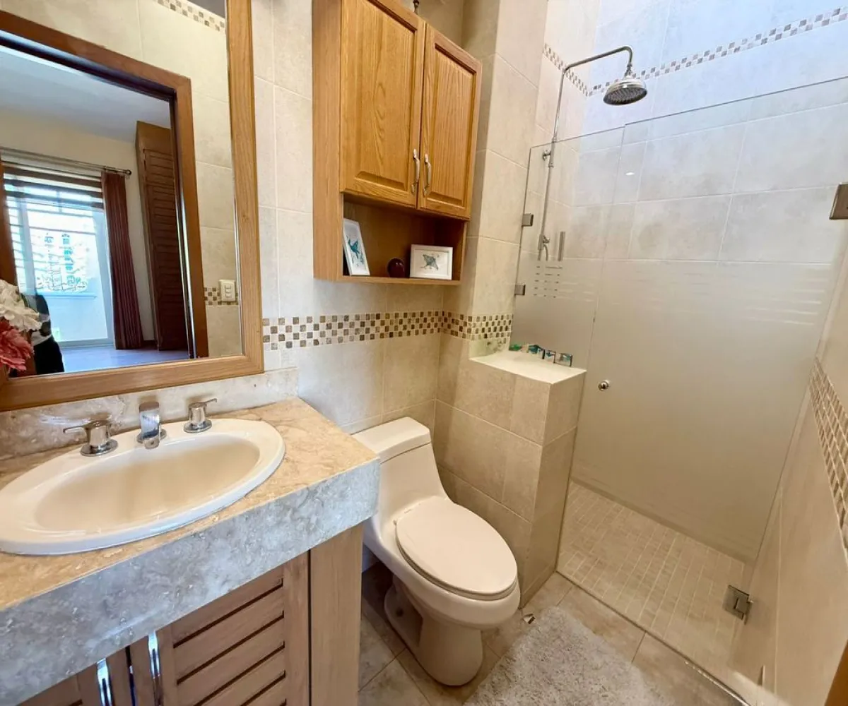 Casa En Venta,Bugambilias,Azaleas 528, Zapopan, Jalisco 45238, 3 Habitaciones,4 Baños,Azaleas,2,pnIechC