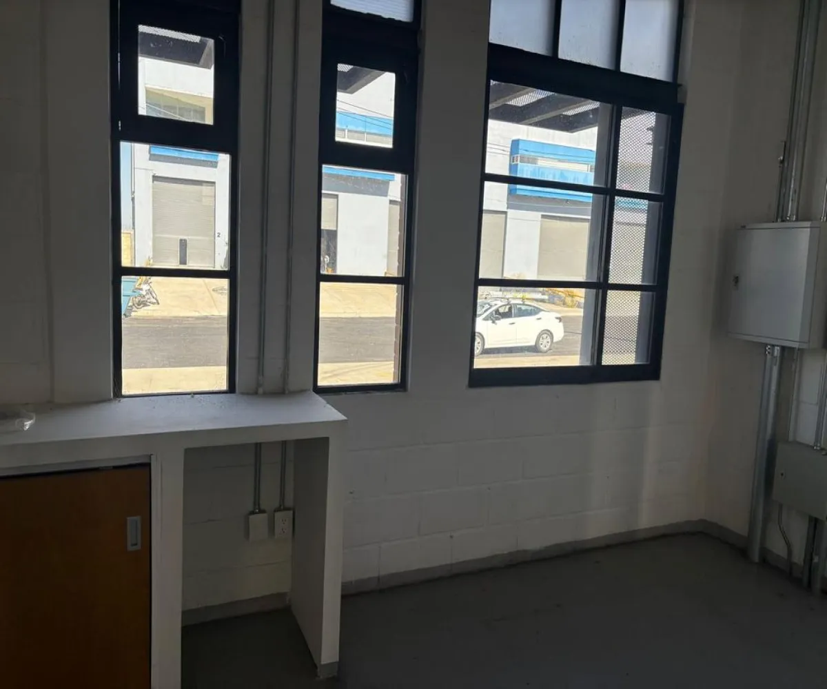 Bodega En Renta,Centro,Avenida Prolongación Lopez Mateos Sur 18000, Tlajomulco de Zúñiga, Jalisco 45640,5 Baños,Avenida Prolongación Lopez Mateos Sur,1,pOgHEt3