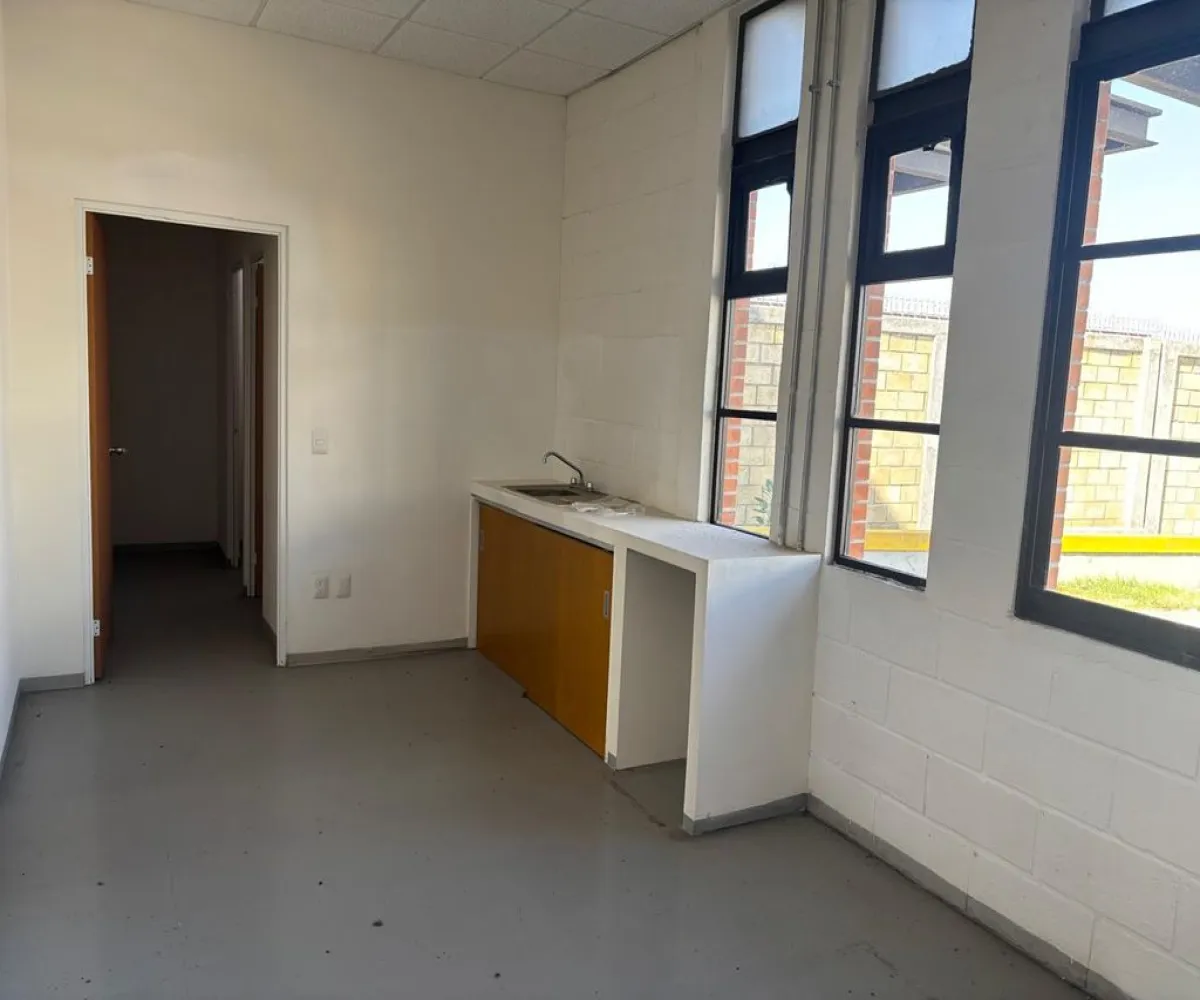 Bodega En Renta,Centro,Avenida Prolongación Lopez Mateos Sur 18000, Tlajomulco de Zúñiga, Jalisco 45640,5 Baños,Avenida Prolongación Lopez Mateos Sur,1,pOgHEt3