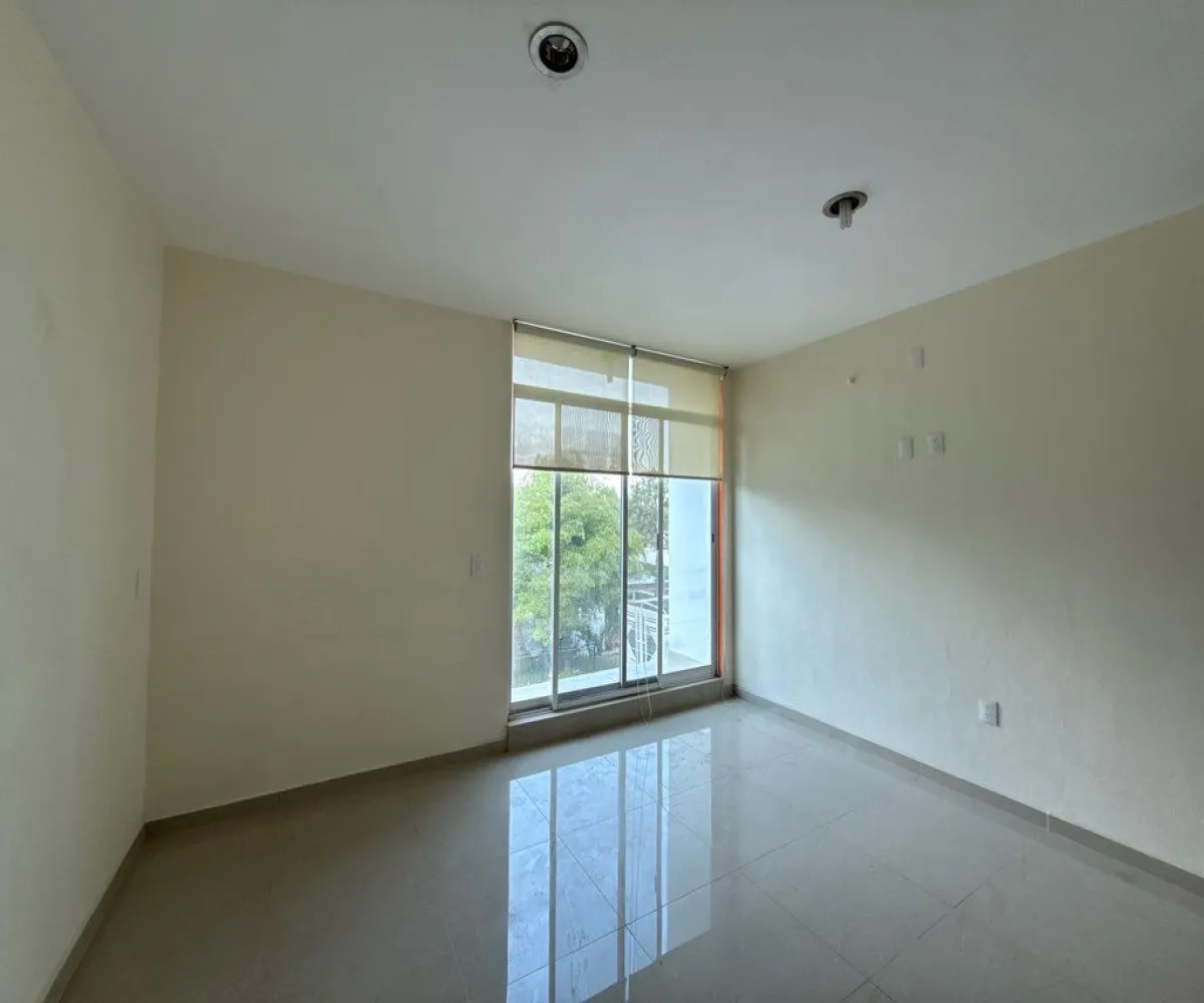 Casa En Venta,Casa Fuerte,Avenida Casa Fuerte 83 20, Tlajomulco de Zúñiga, Jalisco 45645, 3 Habitaciones,2 Baños,Avenida Casa Fuerte,2,pRHVX50