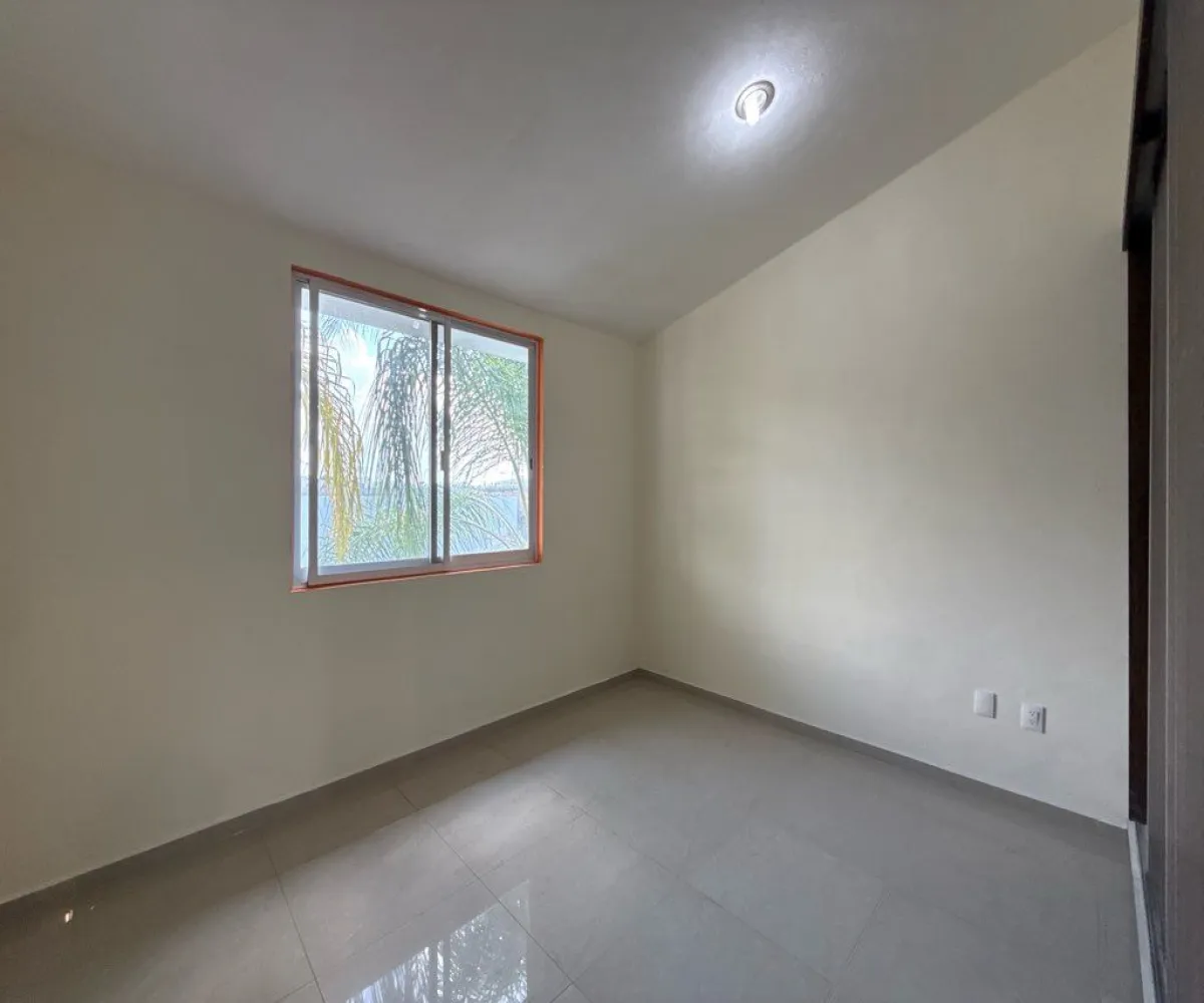 Casa En Venta,Casa Fuerte,Avenida Casa Fuerte 83 20, Tlajomulco de Zúñiga, Jalisco 45645, 3 Habitaciones,2 Baños,Avenida Casa Fuerte,2,pRHVX50