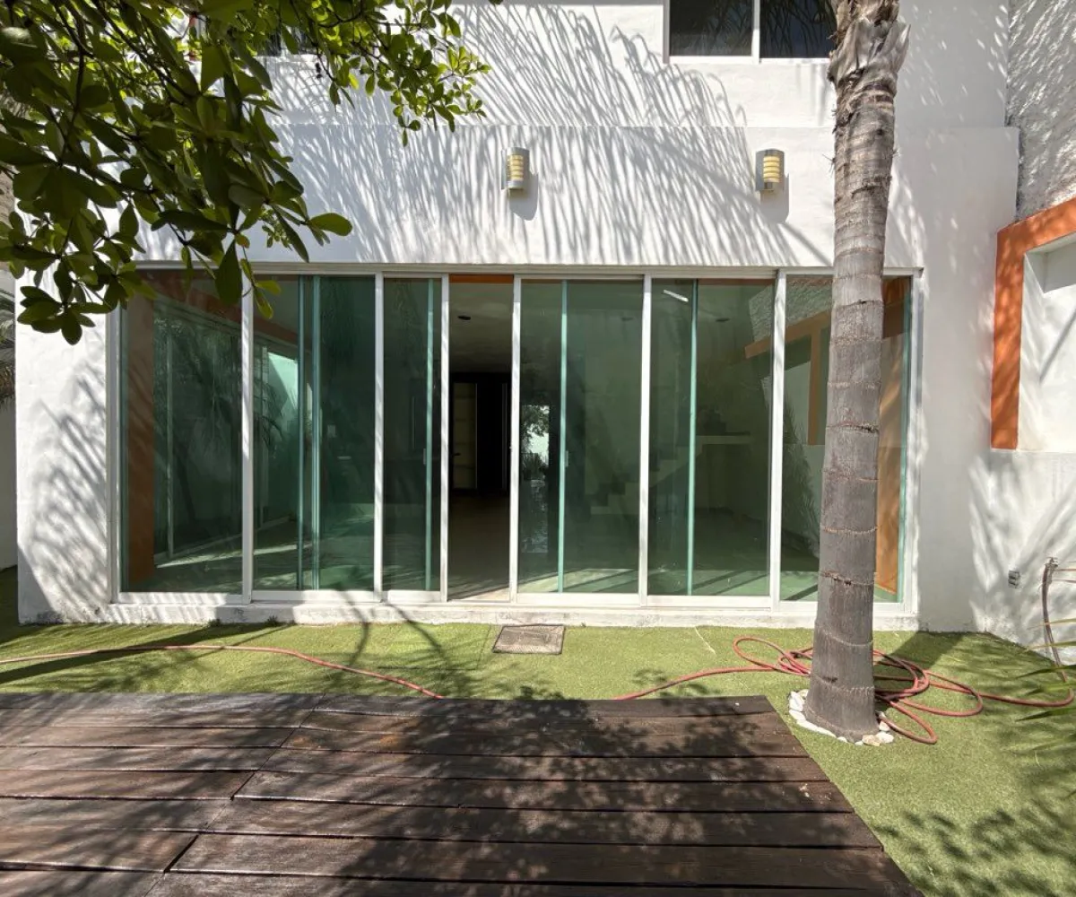 Casa En Venta,Casa Fuerte,Avenida Casa Fuerte 83 20, Tlajomulco de Zúñiga, Jalisco 45645, 3 Habitaciones,2 Baños,Avenida Casa Fuerte,2,pRHVX50