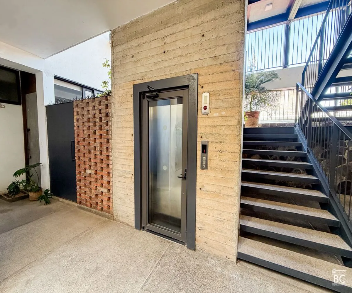 Departamento En Venta,Americana,Calle Pedro Moreno 1140, Guadalajara, Jalisco 44160, 1 Cuarto,1 Baño,Calle Pedro Moreno,1,pbJH9yI