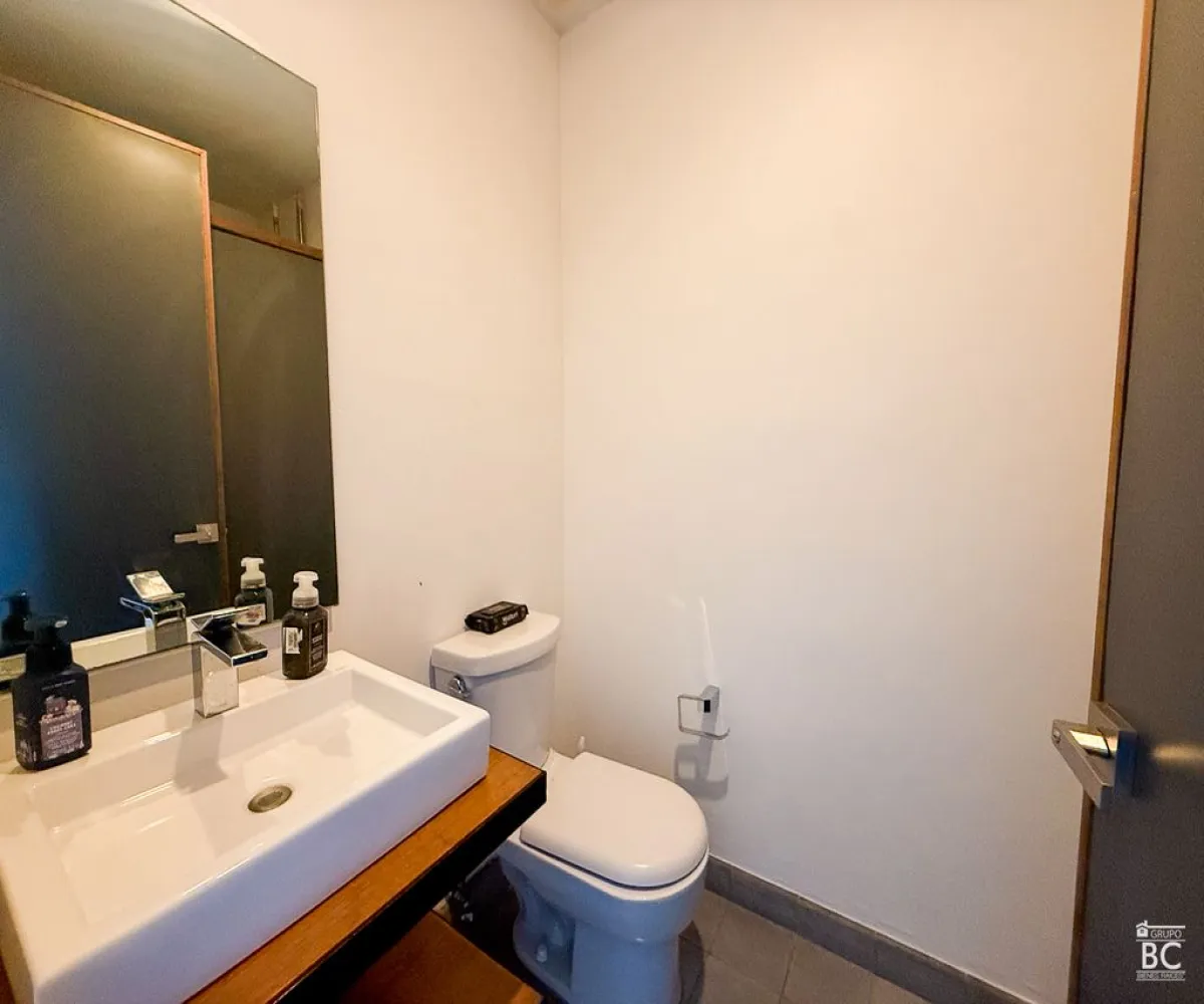 Departamento En Venta,Americana,Calle Pedro Moreno 1140, Guadalajara, Jalisco 44160, 1 Cuarto,1 Baño,Calle Pedro Moreno,1,pbJH9yI