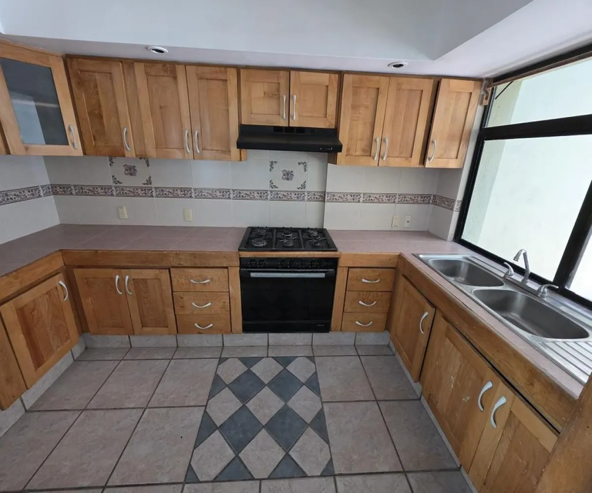 Casa En Renta,La Guadalupana,Juan Gómez de Parada S/N, Guadalajara, Jalisco 44220, 4 Habitaciones,3 Baños,Juan Gómez de Parada,2,pGrpLZK