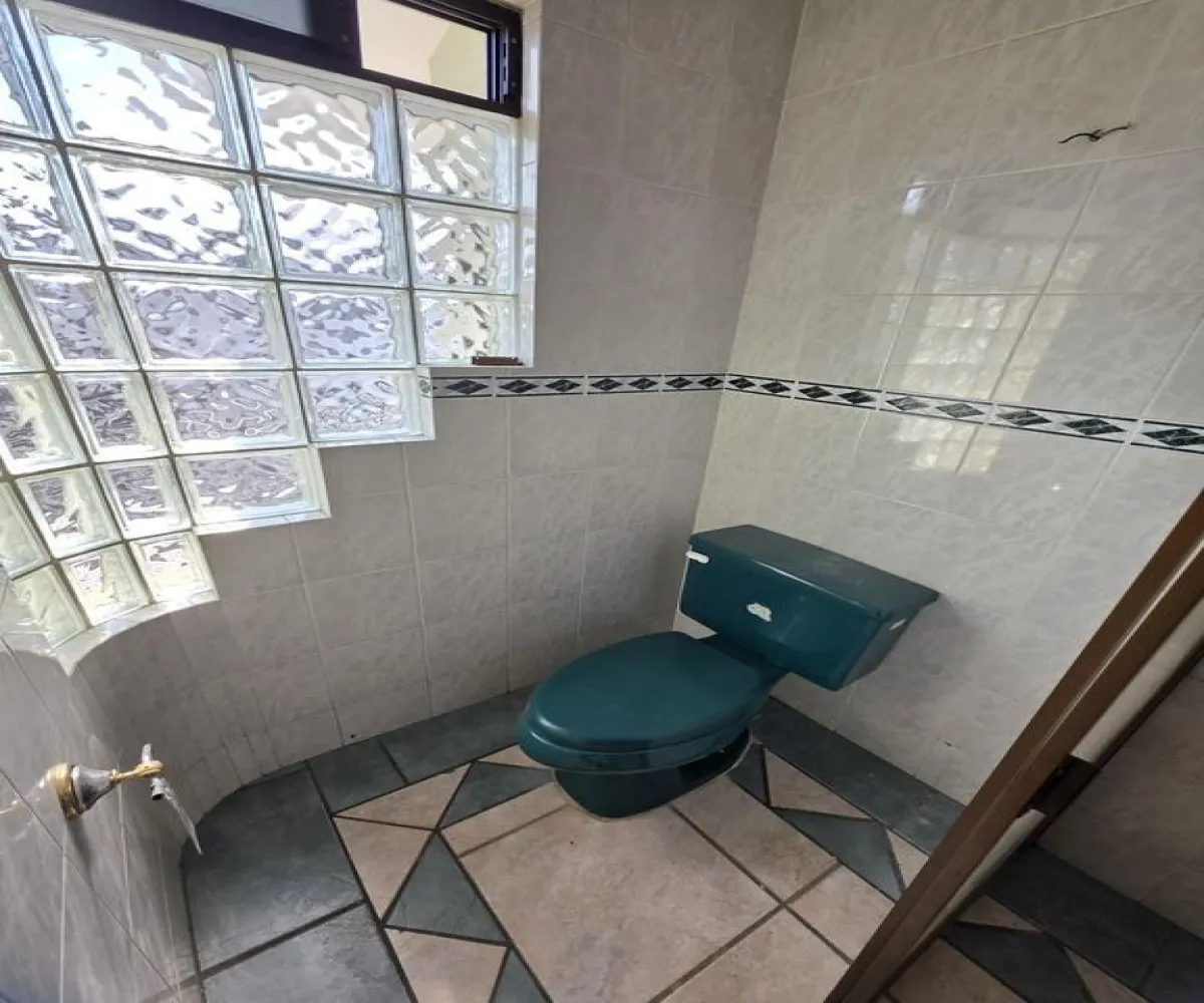 Casa En Renta,La Guadalupana,Juan Gómez de Parada S/N, Guadalajara, Jalisco 44220, 4 Habitaciones,3 Baños,Juan Gómez de Parada,2,pGrpLZK