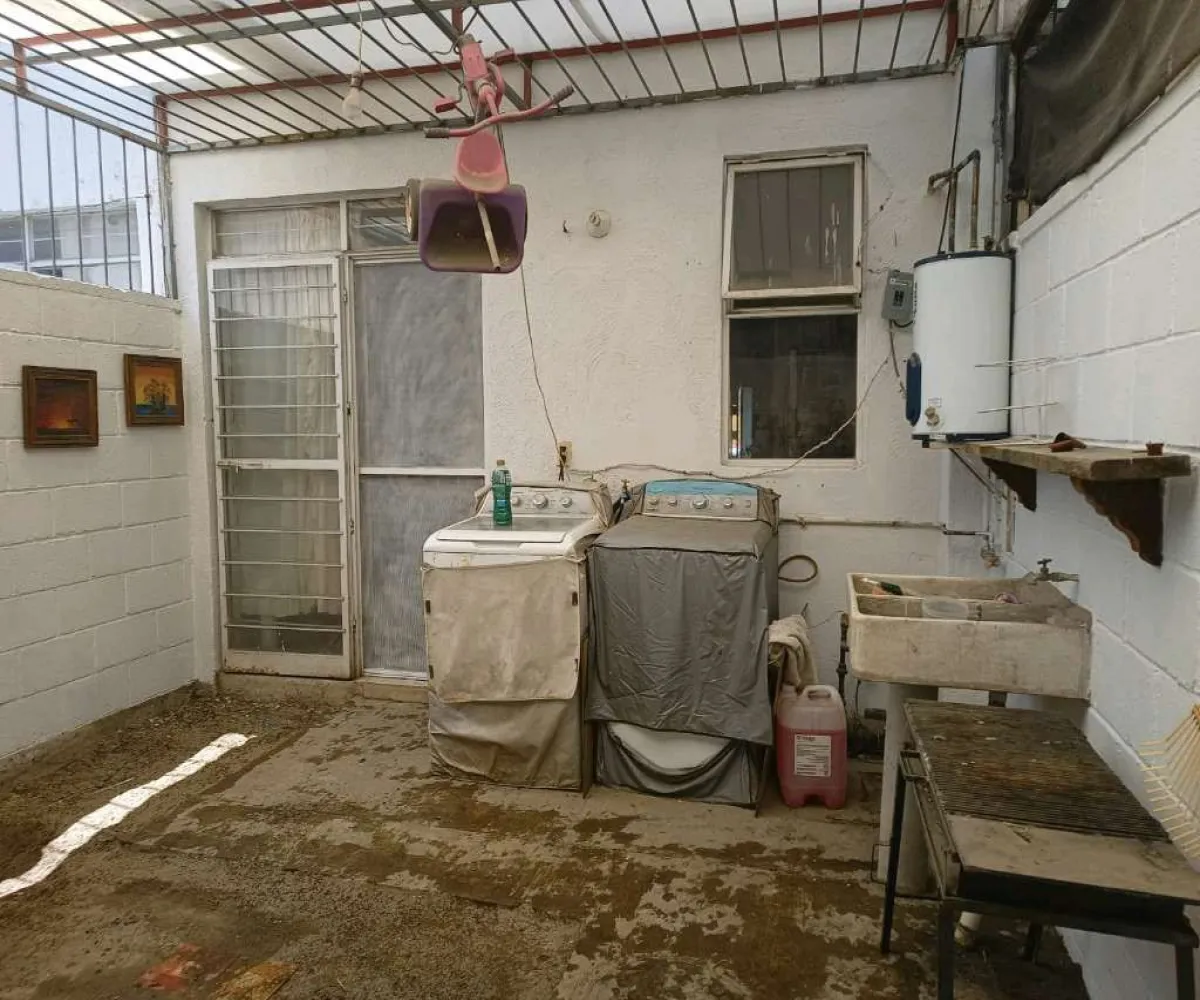 Casa En Venta,Misión la Floresta,Avenida del Bronce 268, Zapopan, Jalisco 45066, 3 Habitaciones,2 Baños,Avenida del Bronce,3,pSPqr9G