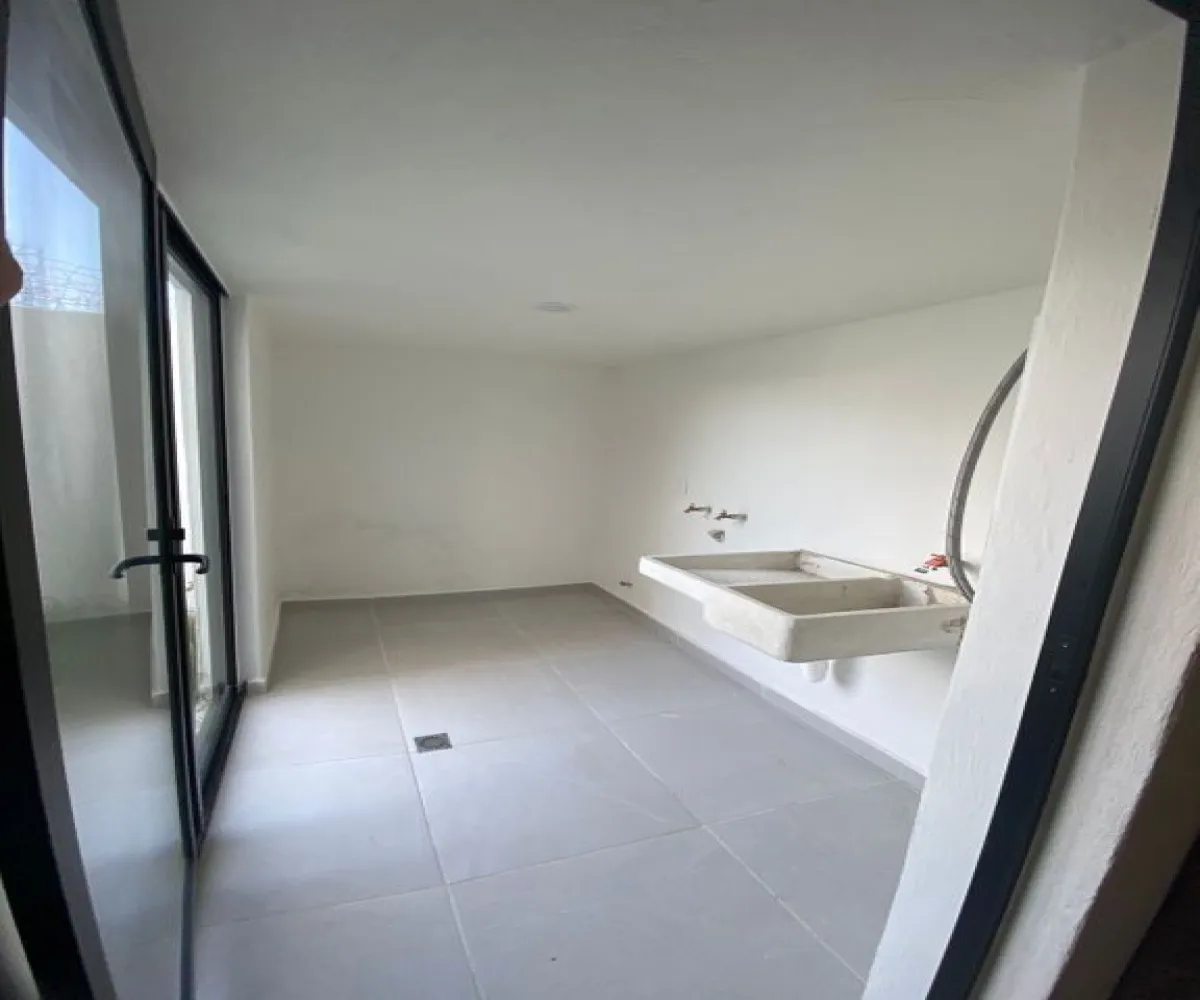 Casa En Venta,Adamar,Av. Camino Real a Colima 200 91, Tlajomulco de Zúñiga, Jalisco 45646, 3 Habitaciones,2 Baños,Av. Camino Real a Colima ,3,pADQU88