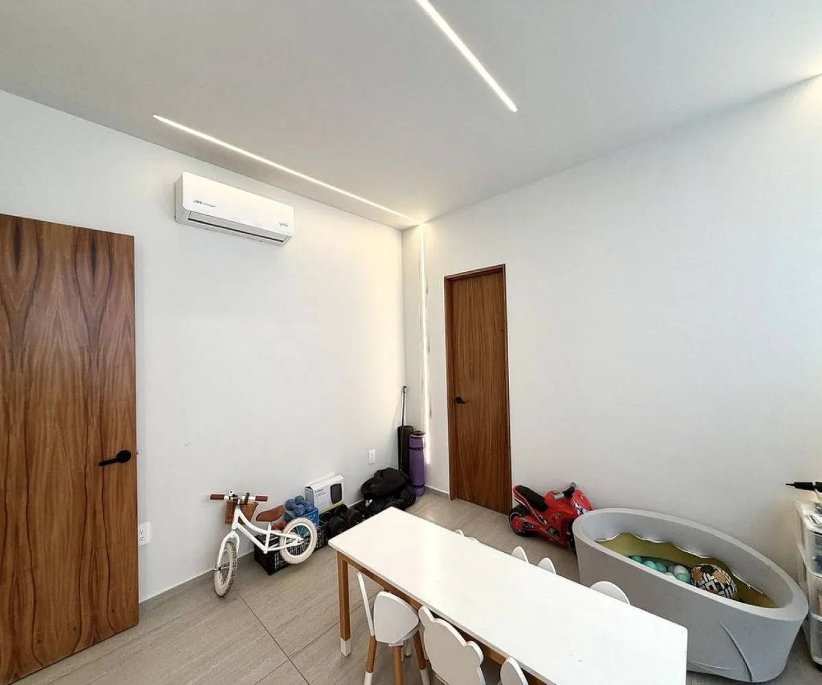 Casa En Venta,Hacienda de San Juan,Avenida General Ramón Corona 2500, Zapopan, Jalisco 45134, 4 Habitaciones,4 Baños,Avenida General Ramón Corona,1,pBkrieL