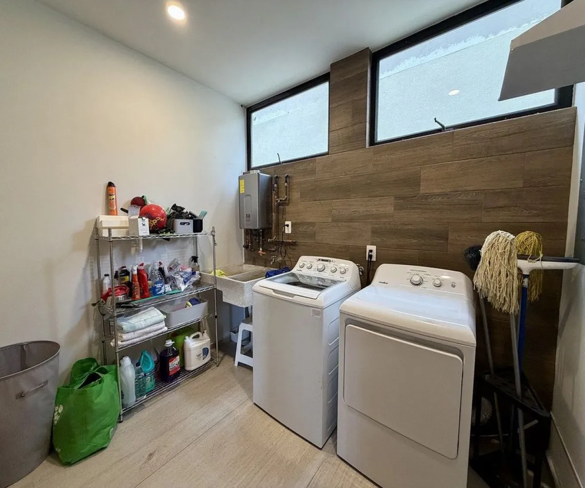 Casa En Venta,Hacienda de San Juan,Avenida General Ramón Corona 2500, Zapopan, Jalisco 45134, 4 Habitaciones,4 Baños,Avenida General Ramón Corona,1,pBkrieL