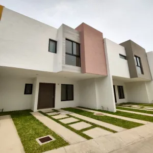 Casa En Venta,Los Tulipanes,Hortencia 880, Tlajomulco de Zúñiga, Jalisco 45647, 3 Habitaciones,2 Baños,Hortencia,2,pqUueUY