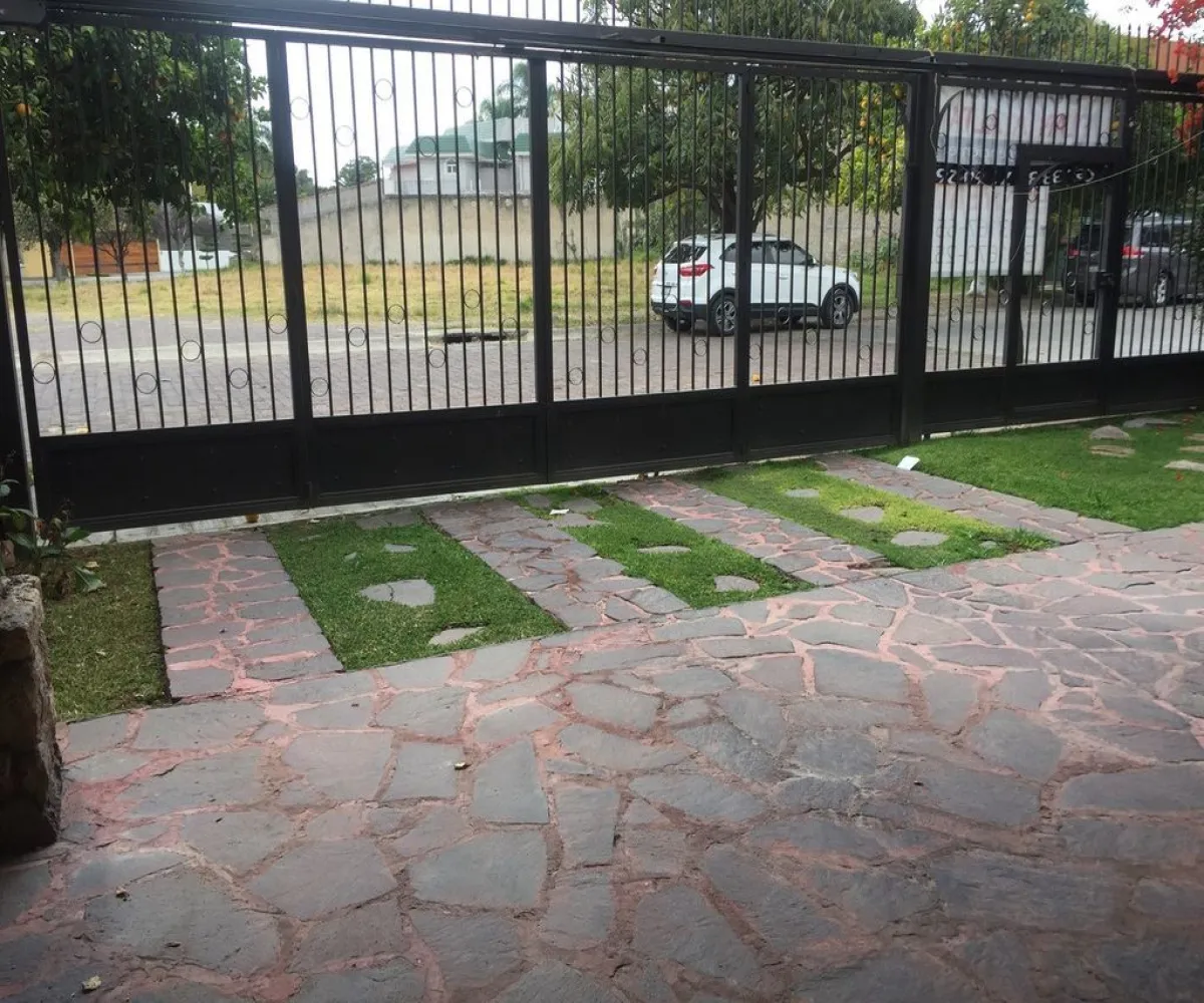 Casa En Venta,Ciudad Bugambilia,Remanso de los Laureles 2056, Zapopan, Jalisco 45100, 5 Habitaciones,5 Baños,Remanso de los Laureles ,2,p8lZr1v