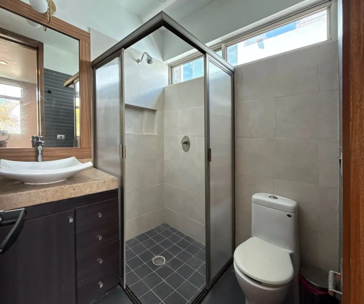 Casa En Renta,Casa Fuerte,Paseo el vigia S/N 72, Tlajomulco de Zúñiga, Jalisco 45645, 3 Habitaciones,5 Baños,Paseo el vigia,2,pUfqgJS