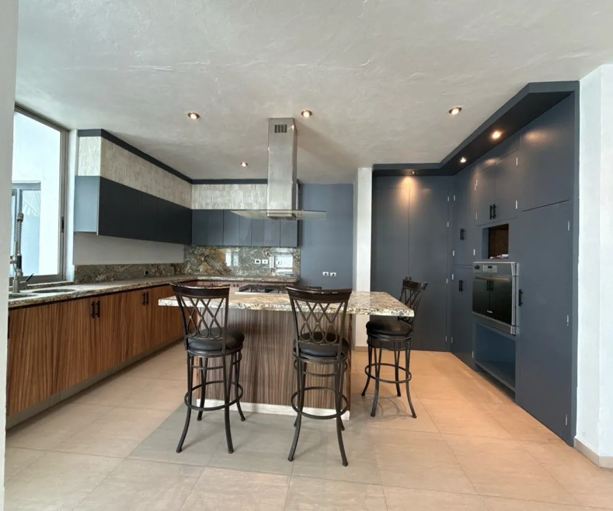 Casa En Renta,Casa Fuerte,Paseo el vigia S/N 72, Tlajomulco de Zúñiga, Jalisco 45645, 3 Habitaciones,5 Baños,Paseo el vigia,2,pUfqgJS