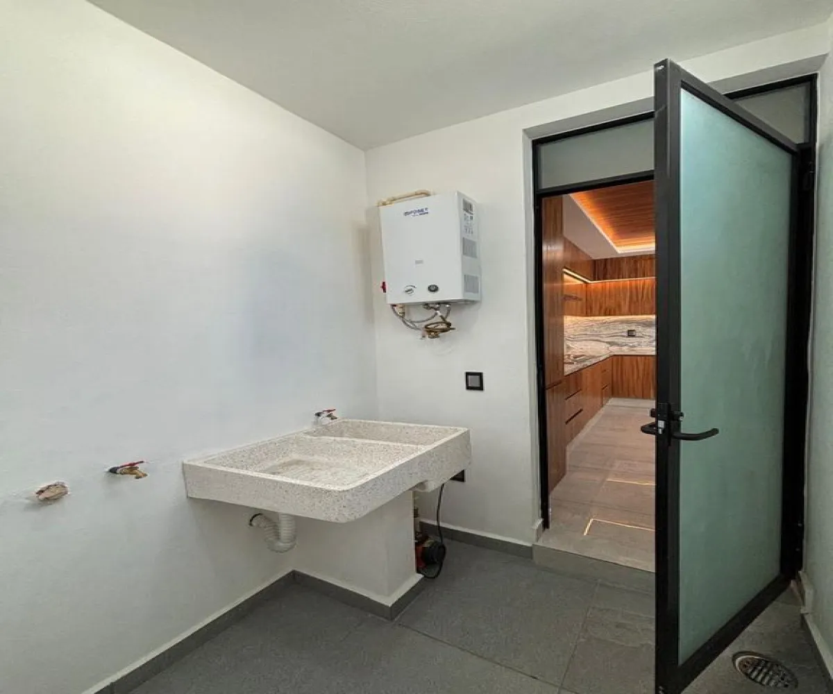 Casa En Venta,La Cima,Avenida de la Mancha 293, Zapopan, Jalisco 45134, 3 Habitaciones,5 Baños,Avenida de la Mancha,3,pbc6eKl